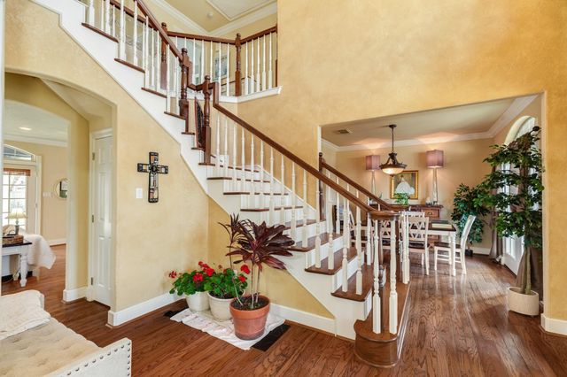 204 Arrowhead Drive, Lake Jackson, TX 77566