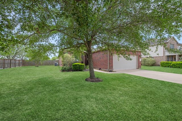 7202 Northfork Drive, Pearland, TX 77584