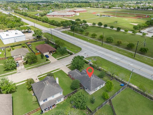 7202 Northfork Drive, Pearland, TX 77584