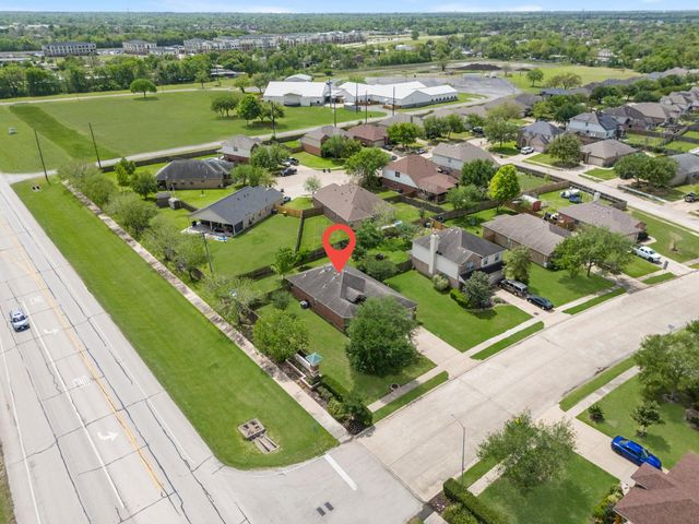 7202 Northfork Drive, Pearland, TX 77584