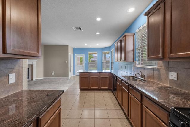 7202 Northfork Drive, Pearland, TX 77584