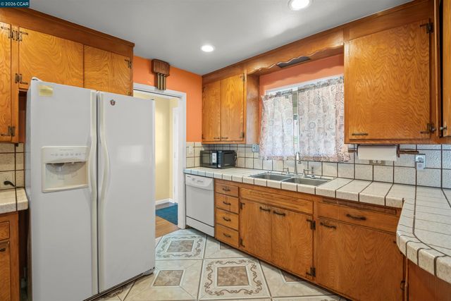 96 Corte Eulalia, San Lorenzo, CA 94580