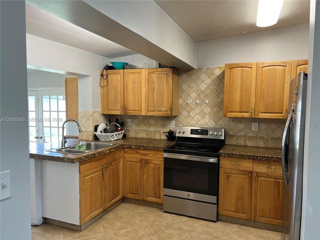1885 NE 53rd Street, Pompano Beach, FL 33064