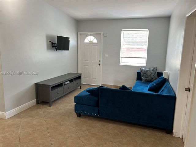 1885 NE 53rd Street, Pompano Beach, FL 33064