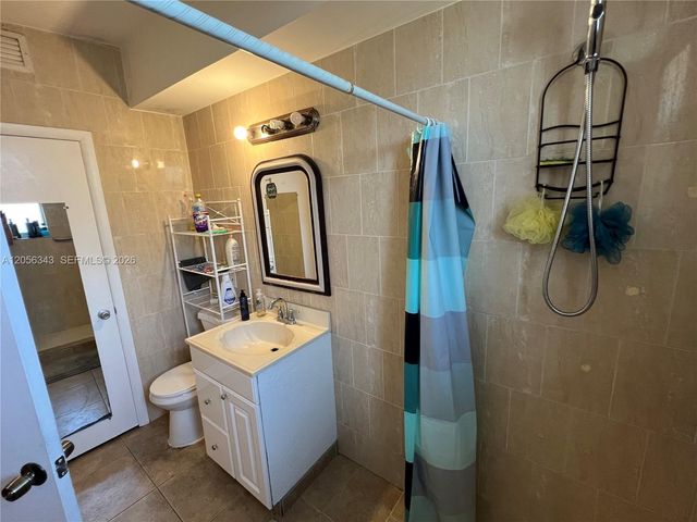 1885 NE 53rd Street, Pompano Beach, FL 33064