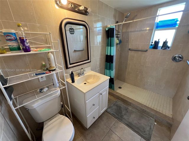 1885 NE 53rd Street, Pompano Beach, FL 33064