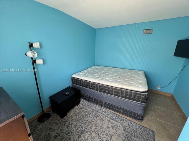 1885 NE 53rd Street, Pompano Beach, FL 33064