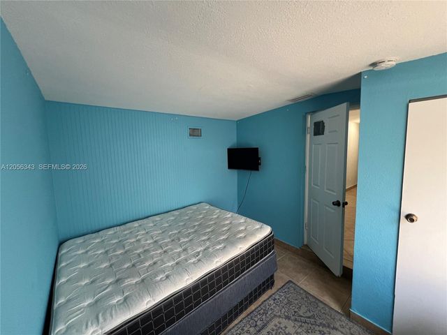 1885 NE 53rd Street, Pompano Beach, FL 33064