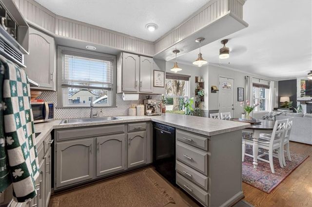 5501 Roe Avenue, Roeland Park, KS 66205