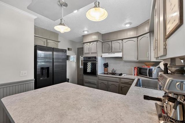 5501 Roe Avenue, Roeland Park, KS 66205