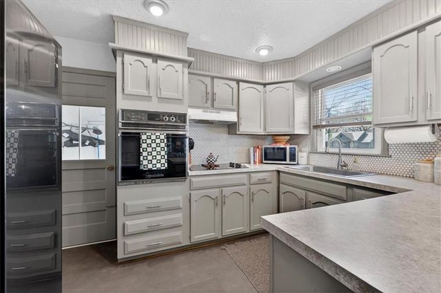 5501 Roe Avenue, Roeland Park, KS 66205