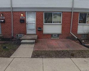 20859 Washington Street, Roseville, MI 48066