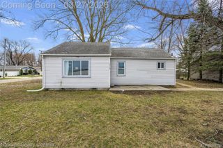 23725 Bredow Avenue, Brownstown Charter Township, MI 48174