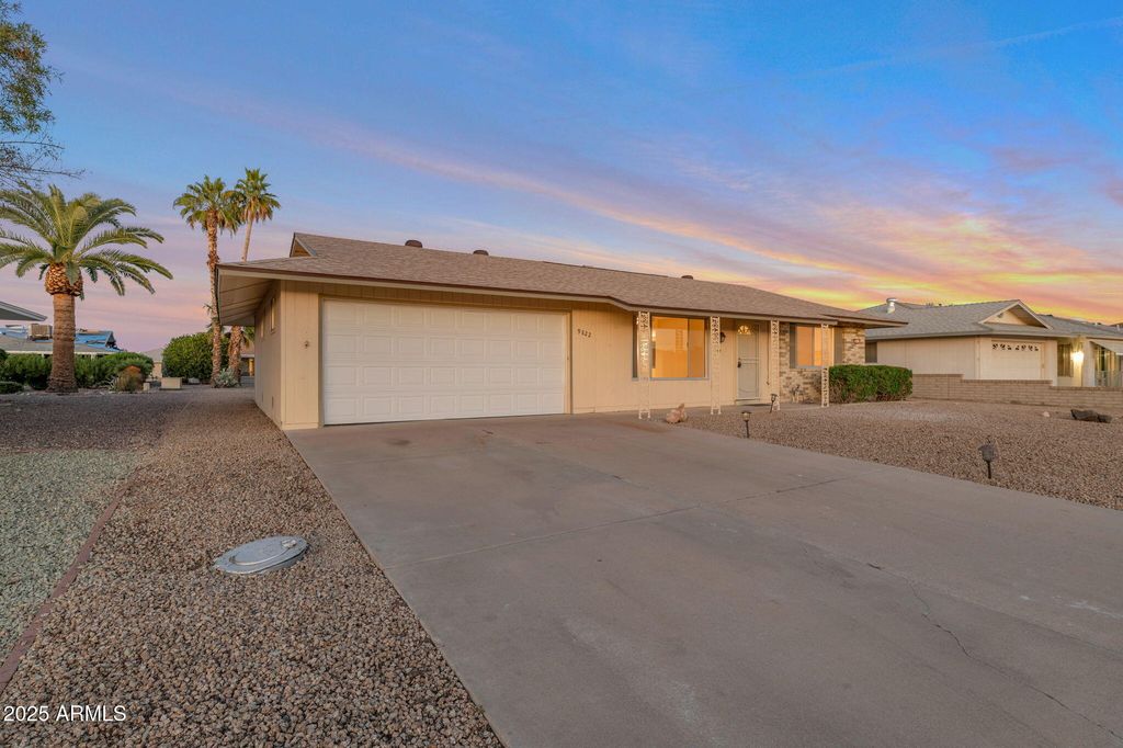 9822 W SILVERBELL Drive, Sun City, AZ 85351