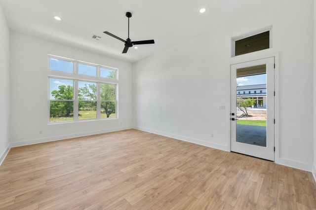 125 Stockman DR, Dripping Springs, TX 78620