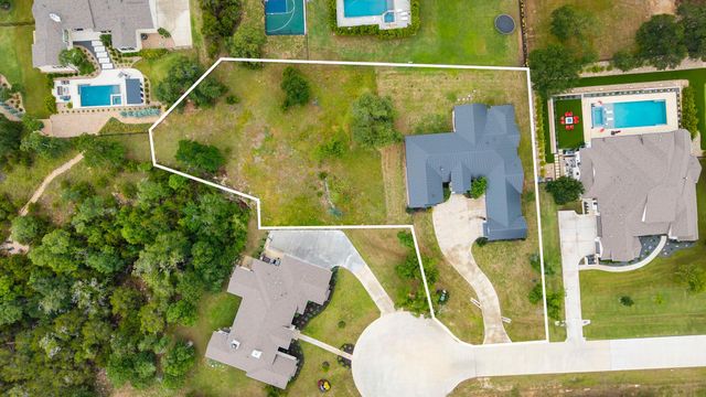 125 Stockman DR, Dripping Springs, TX 78620