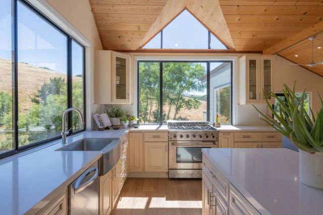 31315 Via La Naranga, Carmel Valley, CA 93924