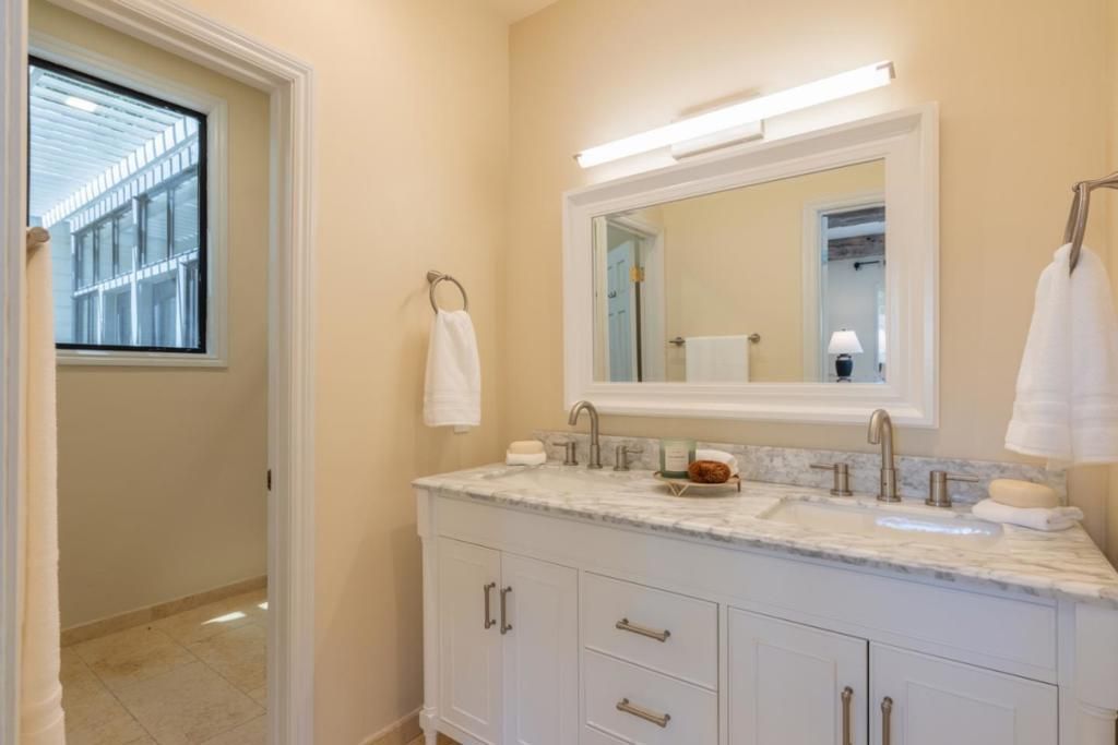 Image 18 of property listing at 31315 Via La Naranga, Carmel Valley, CA 93924