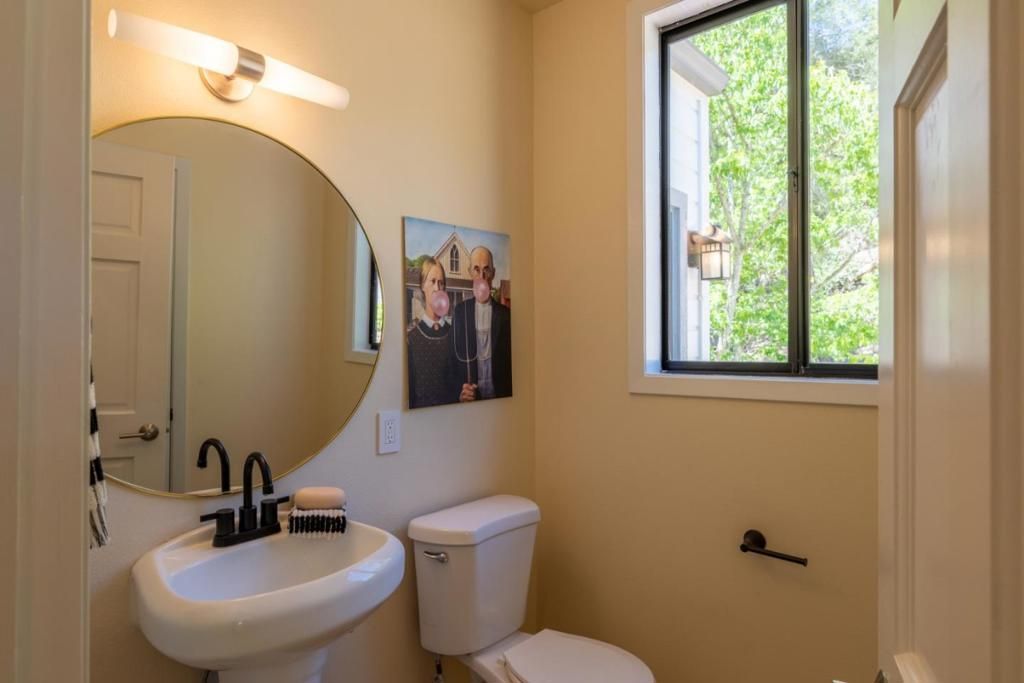 Image 9 of property listing at 31315 Via La Naranga, Carmel Valley, CA 93924