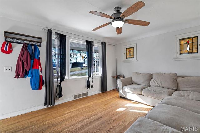 5209 Roberta Drive, High Ridge, MO 63049