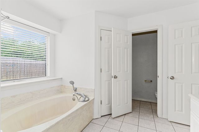 4908 Oldfield Drive, Arlington, TX 76016