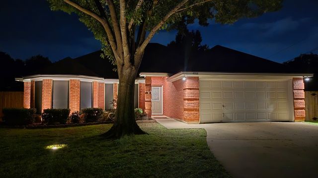 4908 Oldfield Drive, Arlington, TX 76016