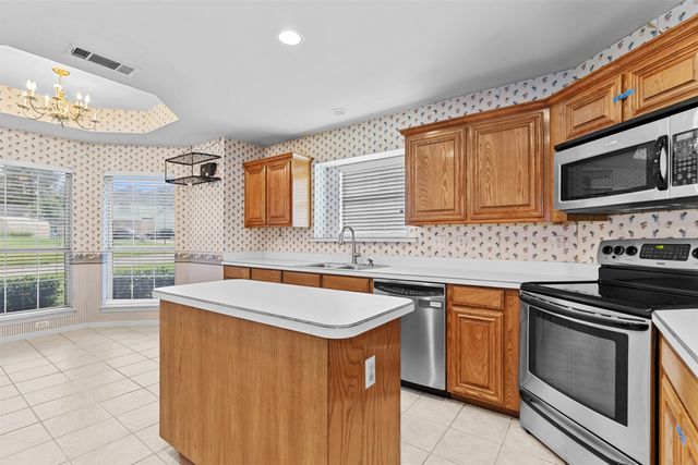 4908 Oldfield Drive, Arlington, TX 76016
