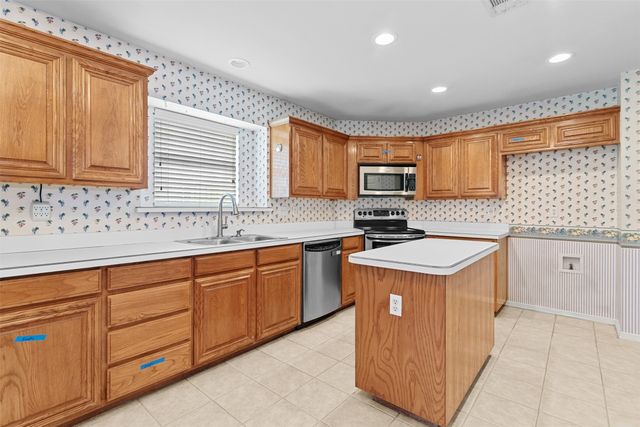 4908 Oldfield Drive, Arlington, TX 76016