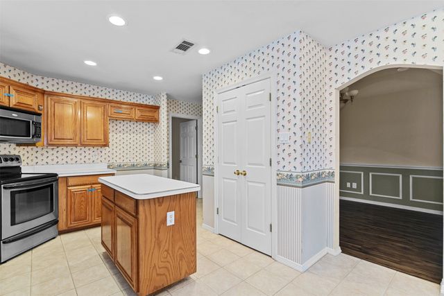 4908 Oldfield Drive, Arlington, TX 76016