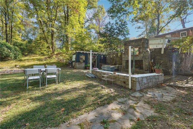 2073 E Roxboro NE Road 2073-A, Brookhaven, GA 30324