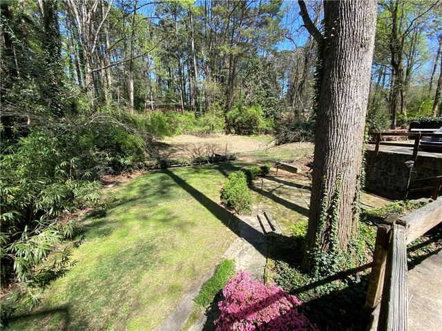 2073 E Roxboro NE Road 2073-A, Brookhaven, GA 30324