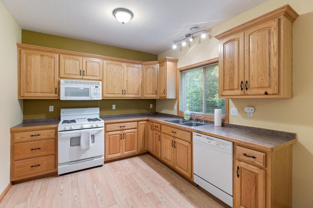 16096 Harmony Path, Lakeville, MN 55044