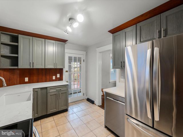 107 E MONMOUTH ST, Winchester, VA 22601