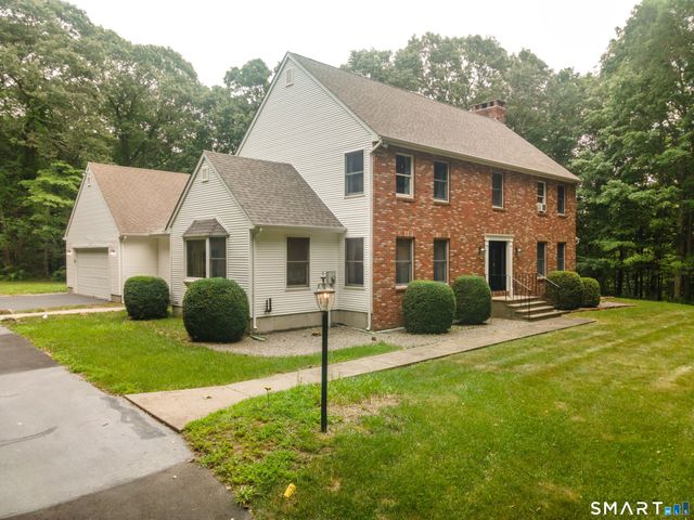 17 Eska Drive, Ledyard, CT 06339