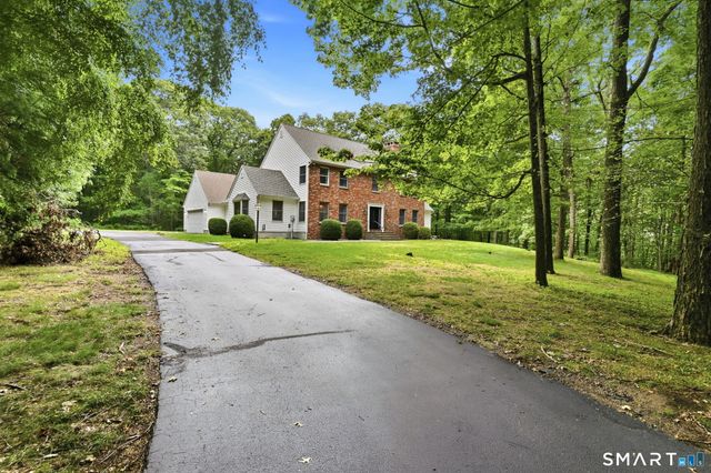 17 Eska Drive, Ledyard, CT 06339
