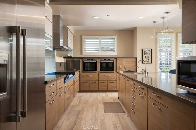 19427 Surfset, Huntington Beach, CA 92648