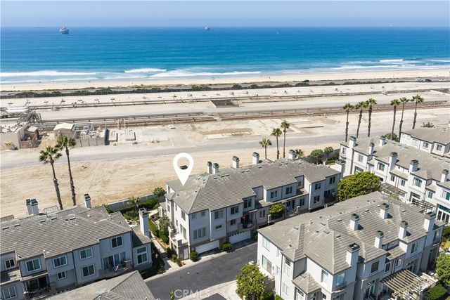 19427 Surfset, Huntington Beach, CA 92648
