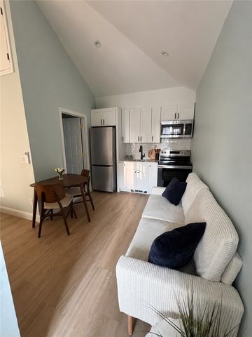 58 Seventh Street 4, East Providence, RI 02914