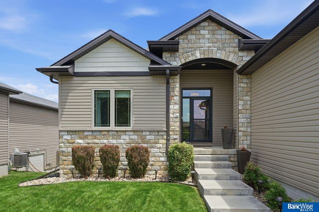 1340 Blue Spruce Drive, Lincoln, NE 68505