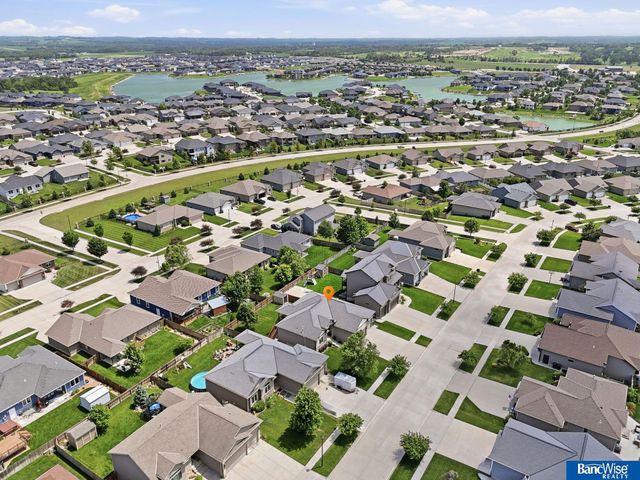 1340 Blue Spruce Drive, Lincoln, NE 68505