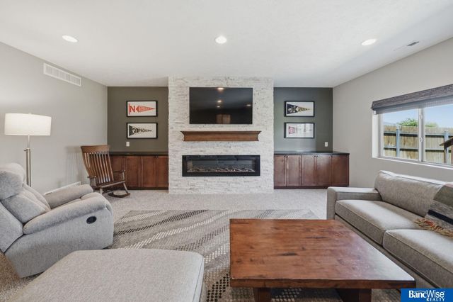 1340 Blue Spruce Drive, Lincoln, NE 68505