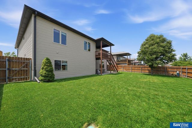 1340 Blue Spruce Drive, Lincoln, NE 68505