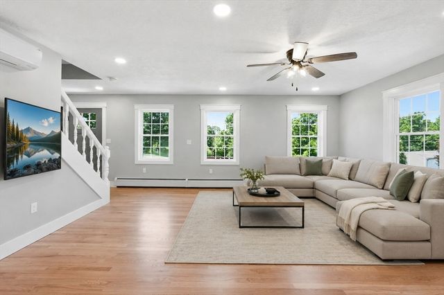 2 Meeting House Ln, Wilbraham, MA 01095