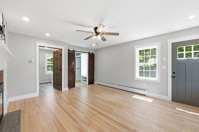 2 Meeting House Ln, Wilbraham, MA 01095
