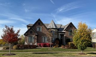 1860 Lake Charles Drive, Vernon Hills, IL 60061