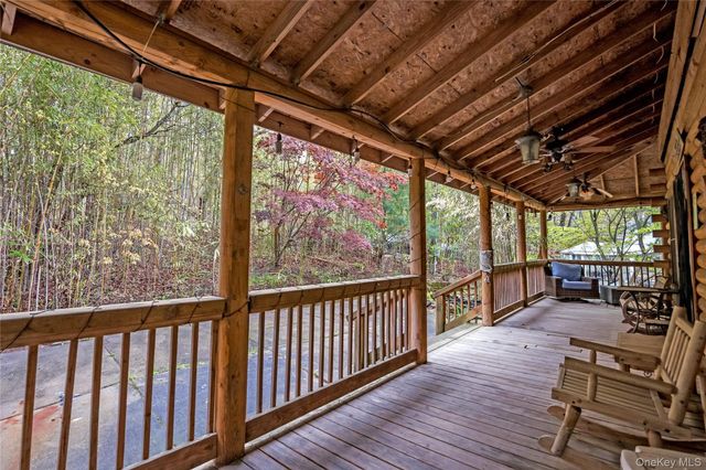 3010 Hulse Landing C-19, Wading River, NY 11792
