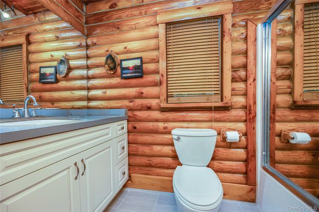 3010 Hulse Landing C-19, Wading River, NY 11792