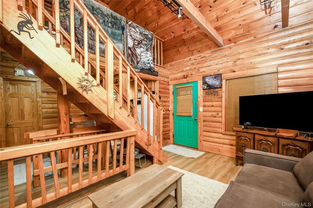 3010 Hulse Landing C-19, Wading River, NY 11792