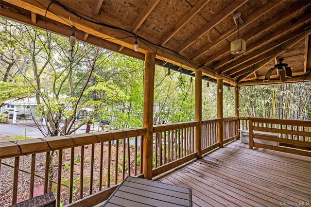 3010 Hulse Landing C-19, Wading River, NY 11792