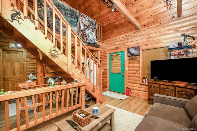 3010 Hulse Landing C-19, Wading River, NY 11792
